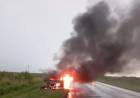 Pérdidas totales en el incendio de un vehículo en la ruta 3 vieja