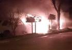 Bomberos Voluntarios acudieron al incendio de dos vehículos