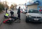 Un motociclista quiso escapar de un control a contramano, chocó y se fracturó una pierna