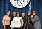 "Mamá, ahora te toca a vos", es de Punta Alta, vivió para sus hijos, y ahora tiene su primer título universitario