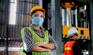 Modificarán ley que prohíbe a mujeres realizar determinados trabajos