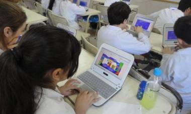 El Gobernador Kicillof anunció conectividad para 5.500 colegios bonaerenses