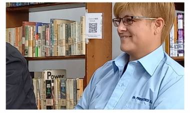 Se presentó a la primera conductora de una empresa de colectivos local 