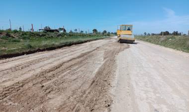 Continua avanzando las obras de mejoras de caminos rurales de Calderón