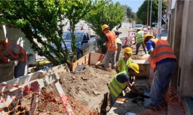Se realiza el recambio de cañerías en el casco histórico de Punta Alta