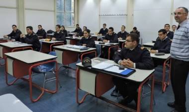 Se llama a concurso para cargos docentes en la Escuela de Oficiales de la Armada
