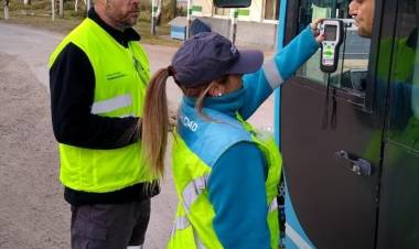 En Mayo más de 1800 unidades entre camiones y micros controlados por la CNRT en la Región