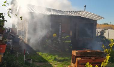 Pérdidas totales en un incendio de una casa en Villa Arias