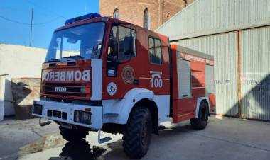 La Asociación de Bomberos Voluntarios incorporó un nuevo camión para Punta Alta