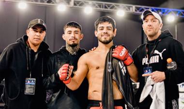 Victoria del Puntaltense Mauricio Sotelo en la XXI edición del Circuito Argentino de MMA