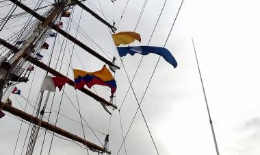 La fragata ARA «Libertad» zarpó de Guayaquil y navega rumbo a El Callao