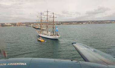 La fragata ARA “Libertad” visita Puerto Madryn