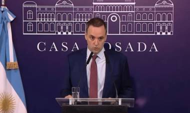 Adorni: "Este 1 por ciento de inflación diaria nos deja inmersos en una hiperinflación"