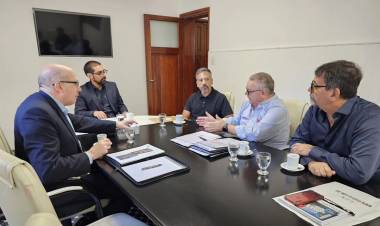 El Municipio de Coronel Rosales y COVIARA analizaron la situación habitacional del distrito