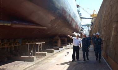 Autoridades navales se interiorizaron sobre las tareas que se realizan en el Arsenal Naval Puerto Belgrano