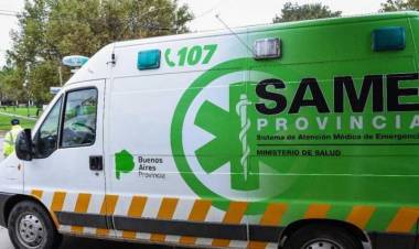 Accidente de tránsito entre un auto y una bicicleta