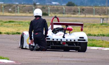 A pesar de algunas complicaciones, el Puntaltense Hernán Martinez tuvo un buen arranque de temporada 2024 en Sport Prototipos