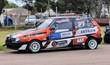 El Puntaltense Juan Pablo Izarra no tuvo un buen fin de semana en el Fiat Uno Pista