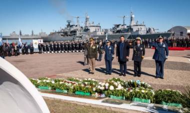 Petri "Las Fuerzas Armadas de la democracia merecen todo el reconocimiento que les negaron"