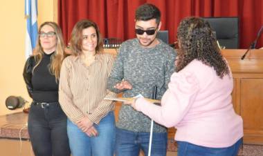 El Concejo Deliberante premió el compromiso de jóvenes rosaleños con el deporte