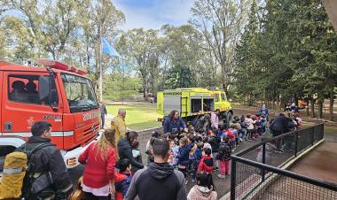 Se realizó un simulacro de incendio en el Jardín de Infantes de Puerto Belgrano
