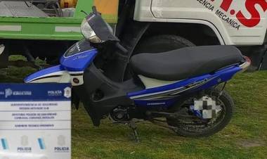 Aprehendieron a un hombre por circular en moto robada y portar marihuana