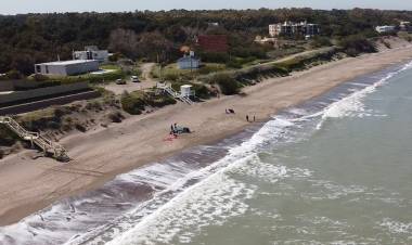El Municipio de Coronel Rosales busca poner nuevos límites al tránsito de vehículos en la playa de Pehuen Co
