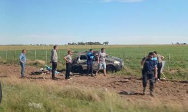 Vuelco en la ruta 113 camino hacia Pehuen Co