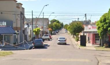 Motochorros asaltan a una joven en Ciudad Atlántida