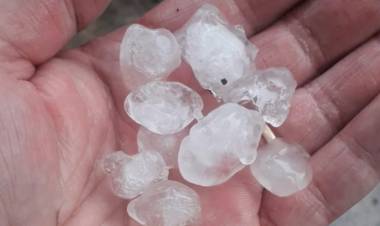 Granizó en Punta Alta y rige un aviso meteorológico a corto plazo para Bahía Blanca y la región