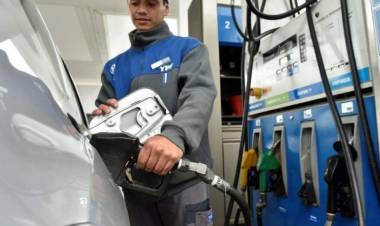 YPF confirmó que baja 4 por ciento el precio de los combustibles a partir del 1 de mayo