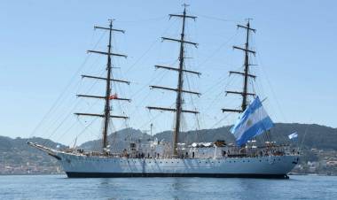 La Fragata ARA “Libertad” arribó a la ciudad española de Ferrol