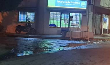 Convivir con aguas servidas y con respuestas que no alcanzan en Punta Alta