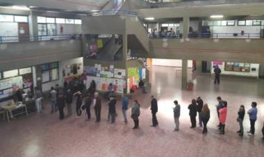 Habrá más escuelas y más mesas de votación, pero menos electores habilitados en Coronel Rosales