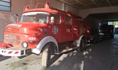 Bomberos de Monte Hermoso y la solidaridad con sus pares de Pehuen Co