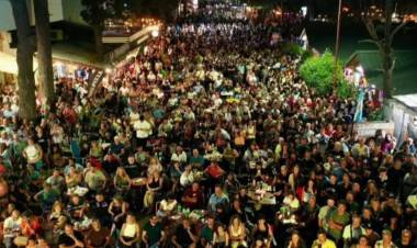 JAF se presentó en Pehuen Co ante una multitud 