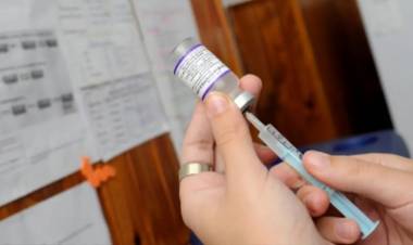 Vacunación antigripal: aseguran que hay menos dosis y piden priorizar grupos