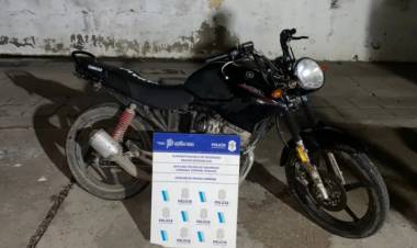 Detuvieron a un hombre por ir a contramano con una moto adulterada