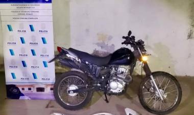 Hallaron en un descampado una moto que había sido denunciada como robada