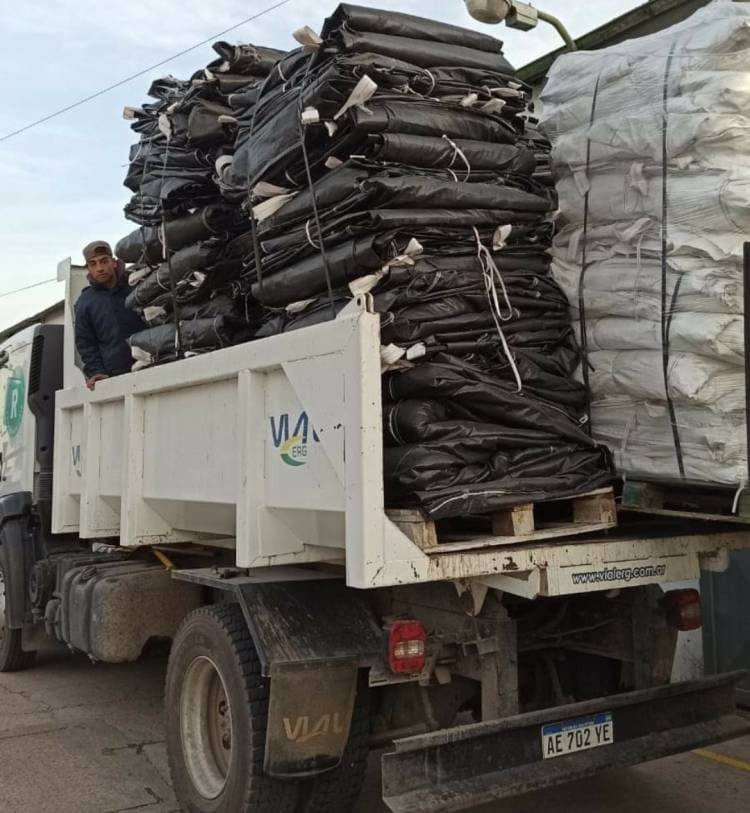 Se consiguieron más Big Bags para el frente costero de Pehuen Co