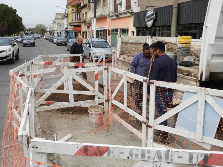 Finalizada la reparación de un caño, el corte parcial en Brown y Rivadavia se extenderá 10 días más