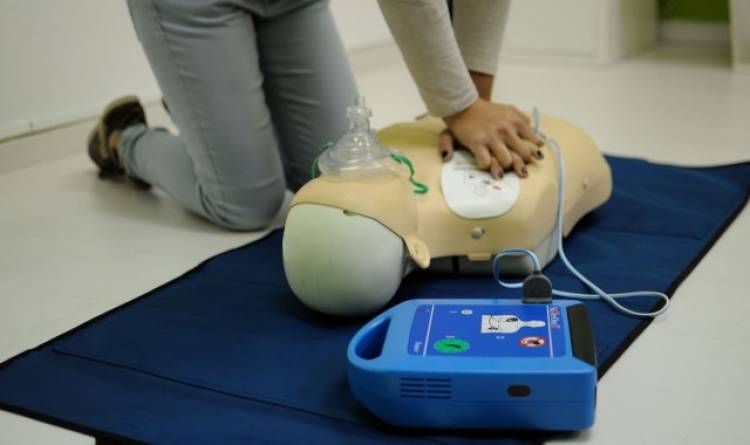 Crean el Registro Nacional de Desfibriladores y buscan avanzar con la implementación de la ley