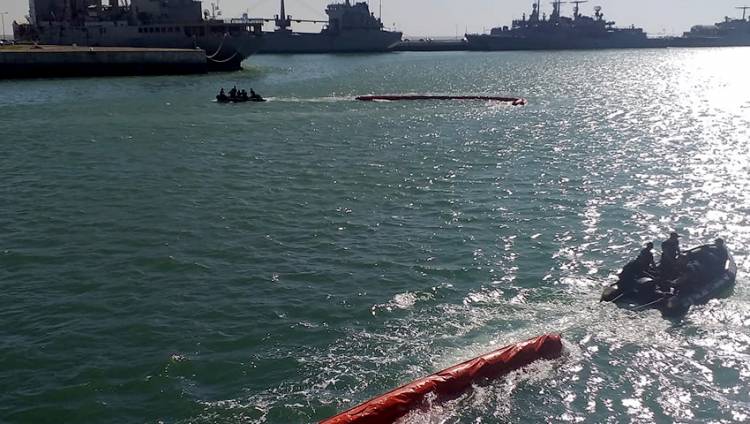 Alumnos del Curso de Salvamento se ejercitaron con personal del Servicio de Salvamento de la Armada