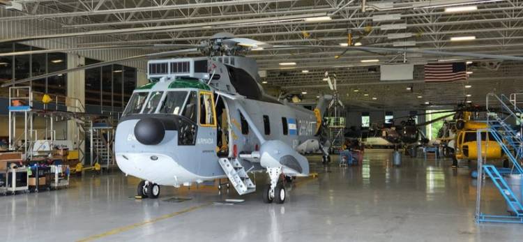 La Base Aero Naval Espora sumó dos  helicópteros Sea King para operar en el Mar Argentino