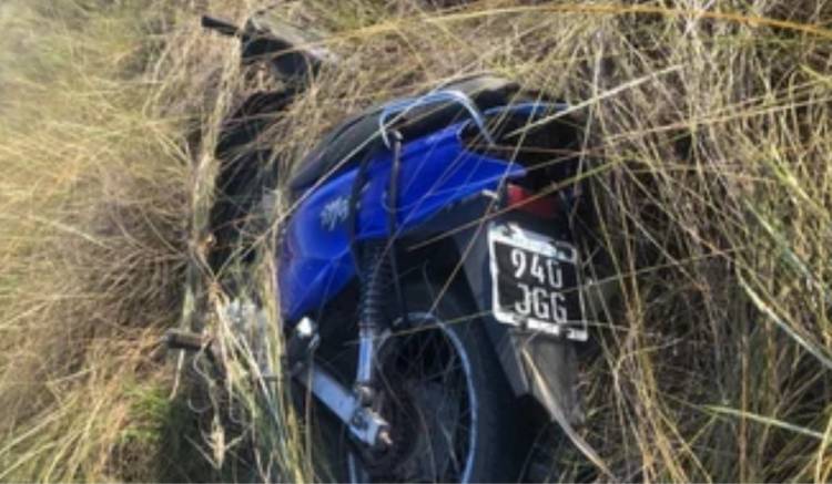 Hallaron en un baldío una moto denunciada como robada