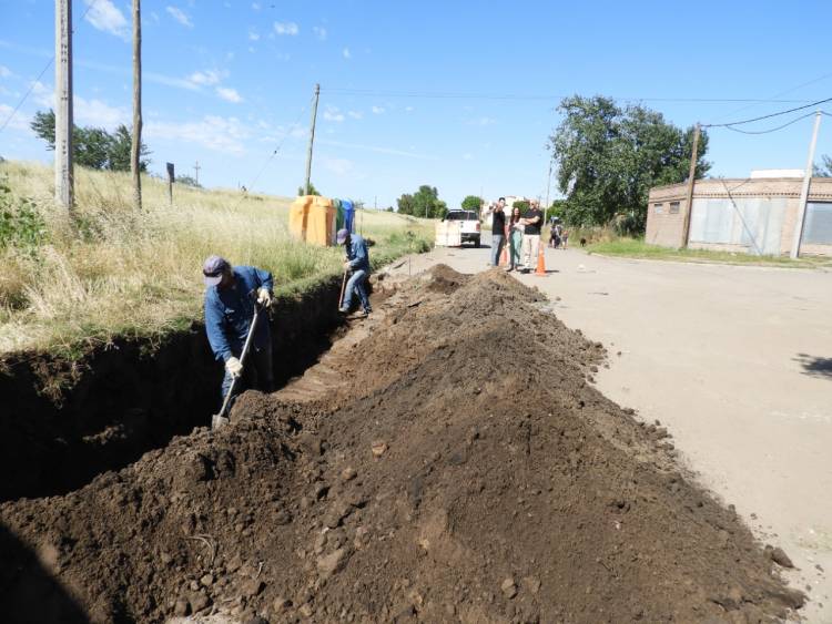El Municipio dio inicio a la obra de 800 metros de cordón cuneta para ordenamiento vehicular 