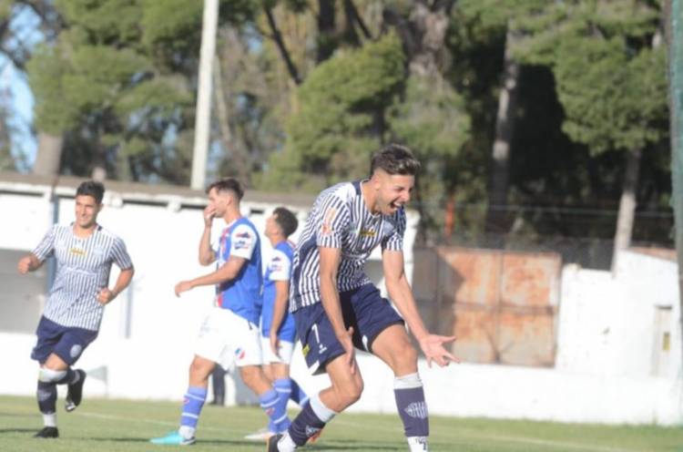 Rosario Puerto Belgrano quedó fuera de los playoffs tras ser goleado por Libertad