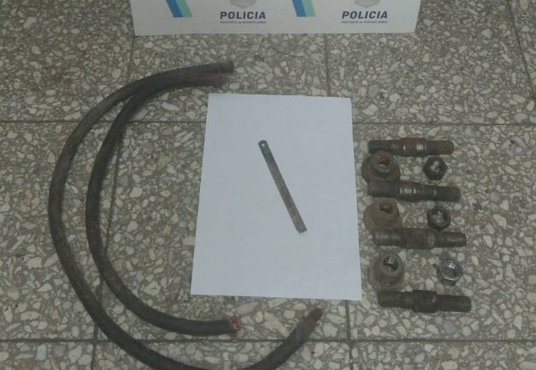 Un hombre intentó robar la batería de un camión