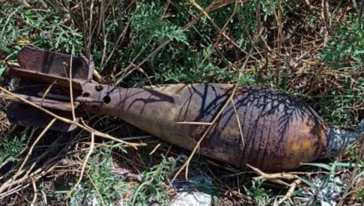 Hallaron un artefacto explosivo en un descampado de Villa Arias