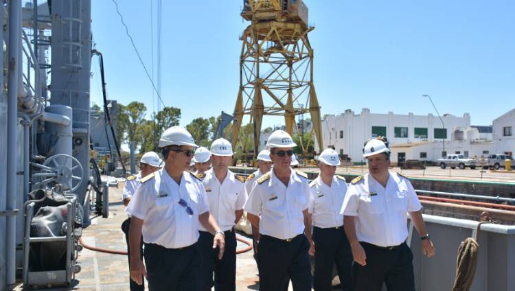 El Jefe del Estado Mayor General de la Armada recorrió obras en Puerto Belgrano